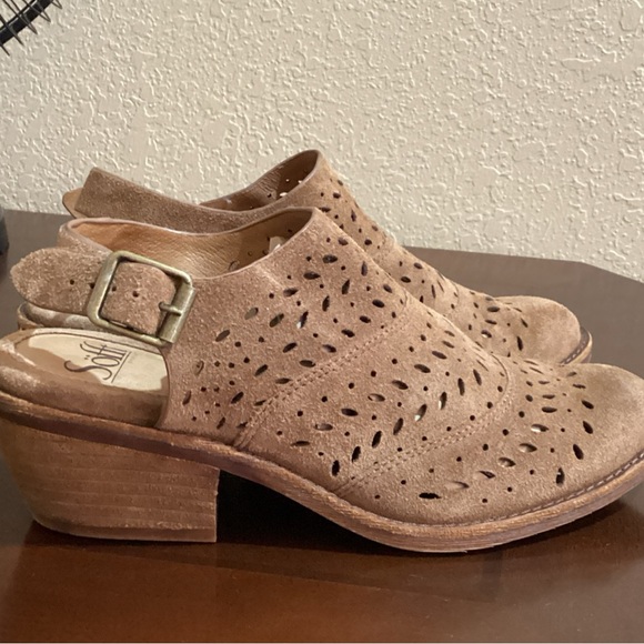 SOFFT SLINGBACKS SHOES TAN SUEDE LEATHER WITH CUTOUTS ADJUSTABLE STRAP BUCKLE - Picture 2 of 11